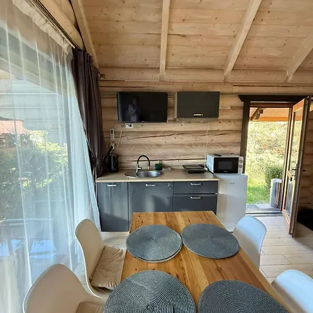 シャレー Verdant House